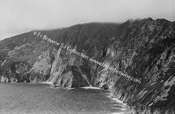 SLIEVE LEAGUE FROM BUNGLASS